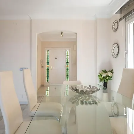 Holiday home Lovely 3 Bed Townhouse With 2 Studio Apartments *