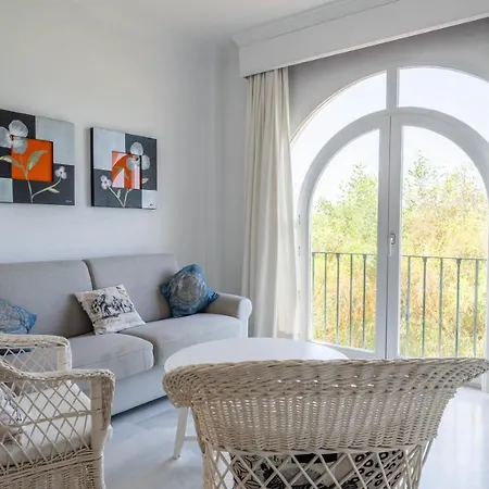 Holiday home Lovely 3 Bed Townhouse With 2 Studio Apartments Estepona